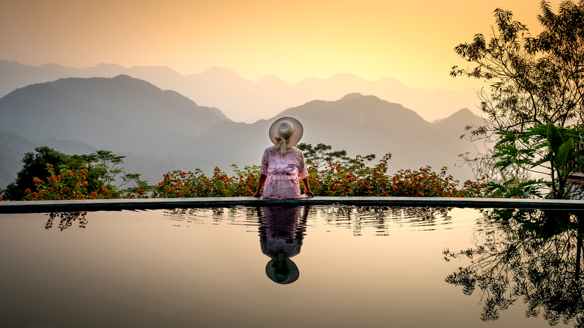 7 Ways to Relax, Let Go, and Manifest: Harnessing the Power of Reflection to Create Your Dream Life